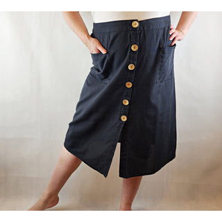Black pre-owned linen feel skirt with contrasting front wooden buttons size XL (best fits size 16) Unknown preloved second hand clothes 1