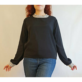 Bul pre-owned silky feel black long sleeve to with white striped detail size 10 Bul preloved second hand clothes 1